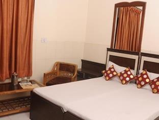Oyo 2530 Surya Palace Chandīgarh Esterno foto